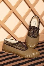 メンズハイブランドスニーカー特集 - おしゃれに履きたい高級スニーカーや個性派ブランドスニーカー｜写真2