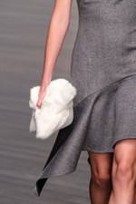 オスマン 2013-14年秋冬コレクション - ドレープで魅せる都会的なハンサムウーマン｜写真8