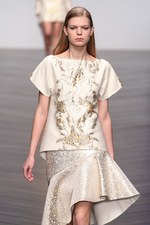 オスマン 2013-14年秋冬コレクション - ドレープで魅せる都会的なハンサムウーマン｜写真12