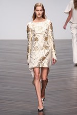 オスマン 2013-14年秋冬コレクション - ドレープで魅せる都会的なハンサムウーマン｜写真13