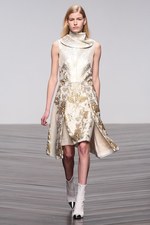 オスマン 2013-14年秋冬コレクション - ドレープで魅せる都会的なハンサムウーマン｜写真16