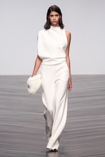 オスマン 2013-14年秋冬コレクション - ドレープで魅せる都会的なハンサムウーマン｜写真17