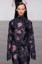 オスマン 2013-14年秋冬コレクション - ドレープで魅せる都会的なハンサムウーマン｜写真30