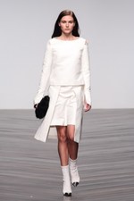 オスマン 2013-14年秋冬コレクション - ドレープで魅せる都会的なハンサムウーマン｜写真41