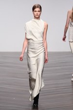 オスマン 2013-14年秋冬コレクション - ドレープで魅せる都会的なハンサムウーマン｜写真48