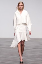 オスマン 2013-14年秋冬コレクション - ドレープで魅せる都会的なハンサムウーマン｜写真52