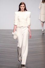 オスマン 2013-14年秋冬コレクション - ドレープで魅せる都会的なハンサムウーマン｜写真54