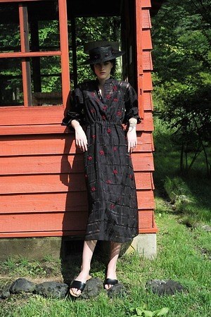 夏の 花柄ワンピース どう着こなす 大人女子に似合う おしゃれなスタイリングを紹介 ファッションプレス 夏の 花柄ワンピース どう着こなす 大人女子に似合う おしゃれなスタイリングを紹介 ファッションプレス