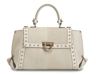 フェラガモのアイコンバッグ「ソフィア」にスタイリッシュな2013年春夏の新作誕生