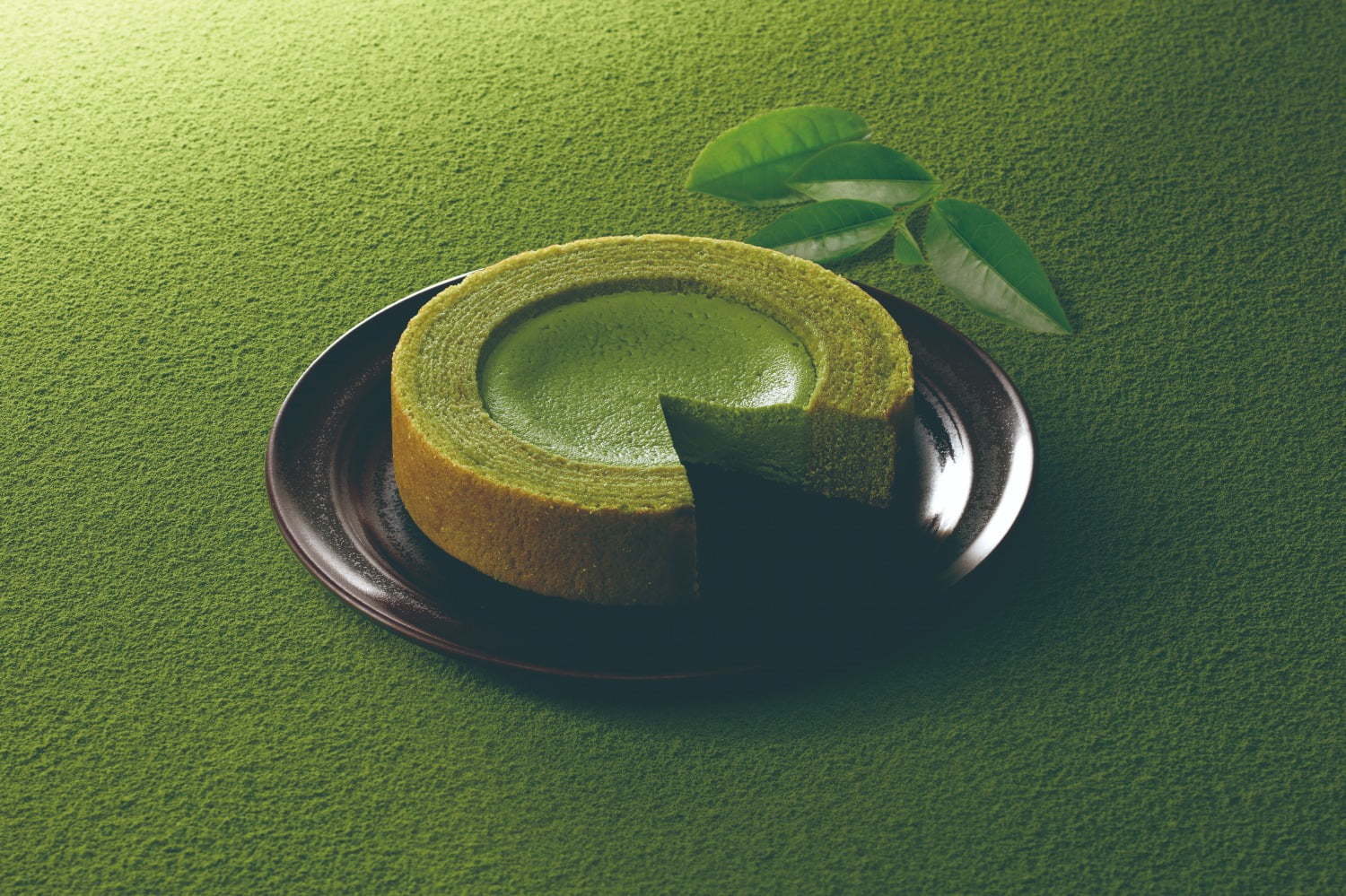 ファミリーマート、老舗茶舗・上林春松本店監修の抹茶チーズケーキのバウムクーヘン＆パフェ