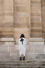 ユリウスから立体的シルエットの伸縮デニム＆オーバーサイズトップス、旗艦店限定販売｜写真13