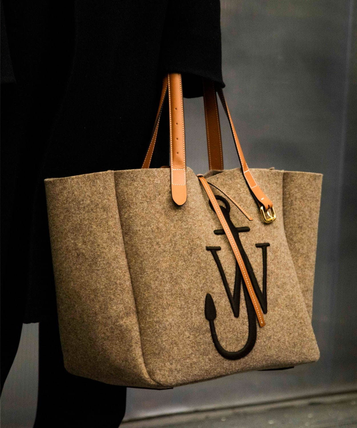 JW アンダーソン(JW Anderson) ベルトトート｜写真21