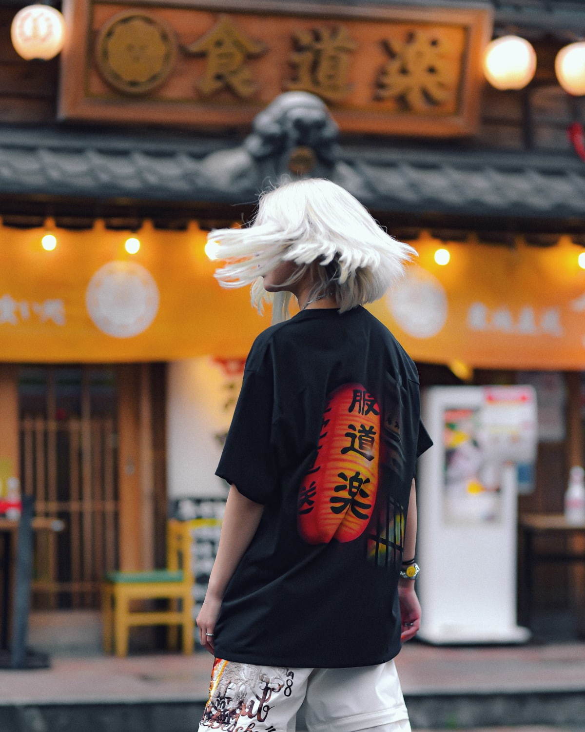 ダブレット×ヌビアン“上野”がテーマのTシャツ、“服道楽”赤提灯のハンドペイント＆虎のカオス刺繍｜写真11