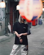 ダブレット×ヌビアン“上野”がテーマのTシャツ、“服道楽”赤提灯のハンドペイント＆虎のカオス刺繍｜写真12