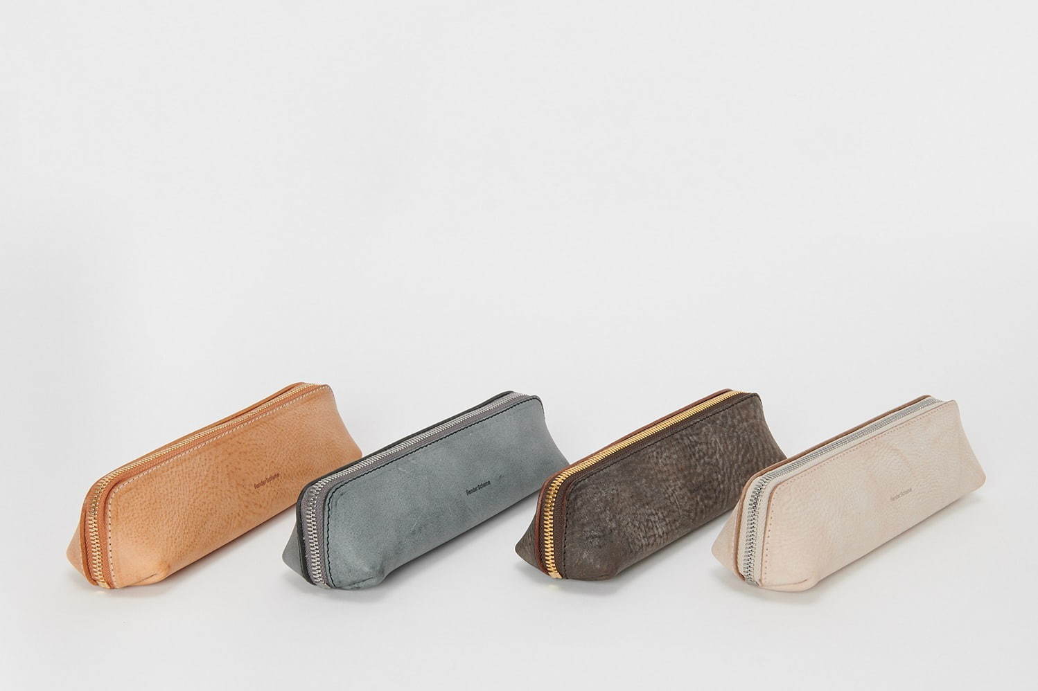 lean pen case 16,000円+税展開時期:2020年7月中旬