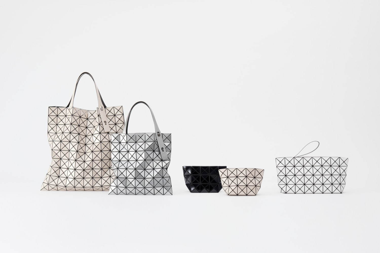 BAO BAO ISSEY MIYAKE“宝石＆鏡”のように煌めく新作バッグやポーチ｜写真3