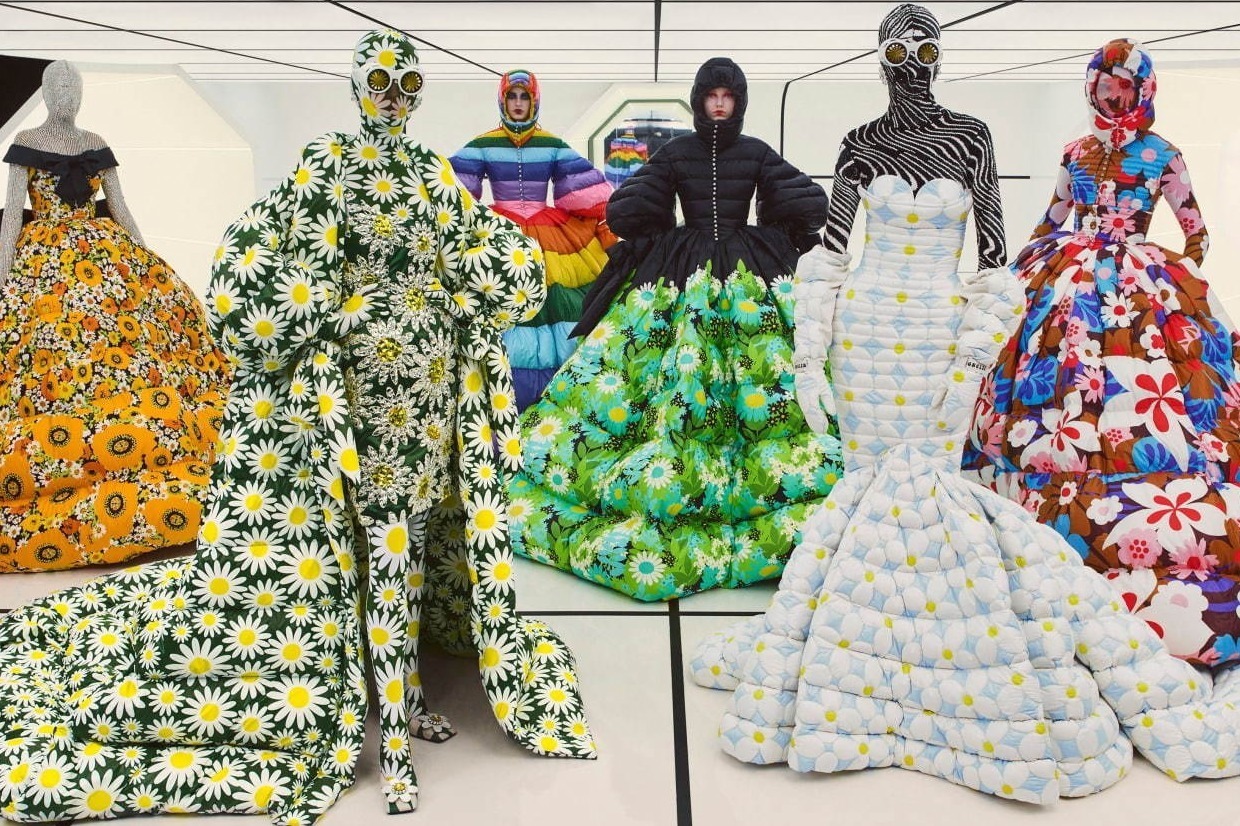 8 モンクレール リチャード・クイン新作、花柄ダウンジャケットやジェムボタンコート