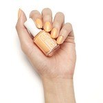 エッシーの“紅葉ネイル”ロフト限定で、もみじのようなオレンジ＆温かみのあるテラコッタベージュ｜写真2