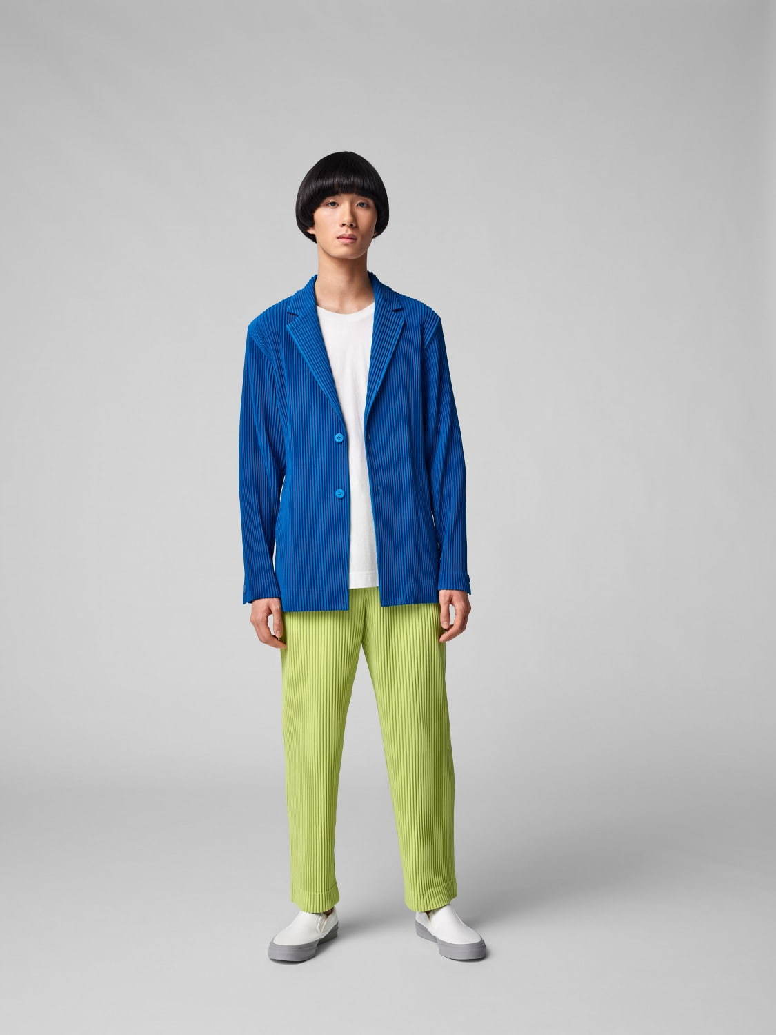 オム プリッセ イッセイ ミヤケの新作“プリーツ”ジャケット＆パンツ、速乾性＆携帯性に優れた1着 - ファッションプレス