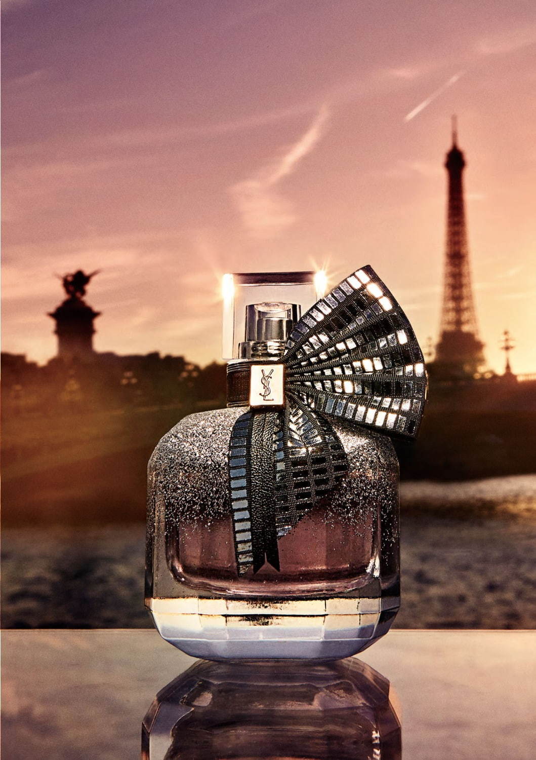 イヴ サンローラン 恋愛 がテーマの人気香水 モン パリ 夜のパリ イメージの限定デザインに ファッションプレス