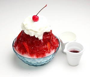 オマッチャサロン 天然氷 のかき氷 抹茶白くまミルクや苺ミルク レトロないちご飴トッピングも ファッションプレス