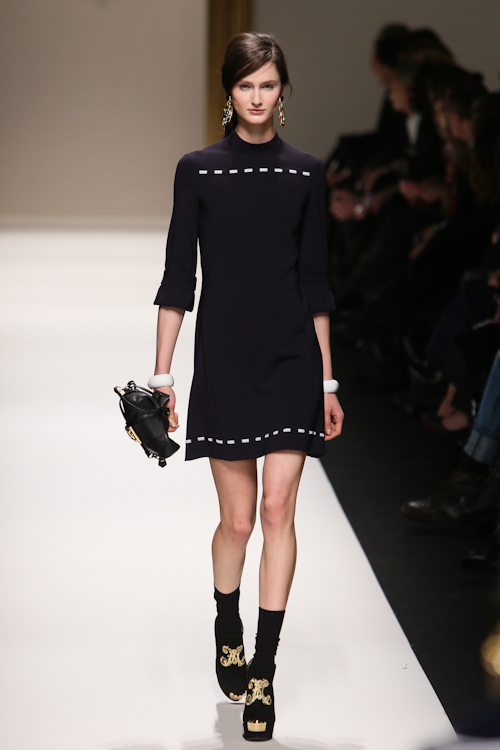 モスキーノ(MOSCHINO) 2013-14年秋冬ウィメンズコレクション シルエット - 写真28