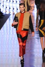 エトロ(ETRO) 2013-14年秋冬コレクション - サイバーにフラッシュする壮麗なペイズリー｜写真30