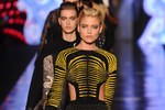 エトロ(ETRO) 2013-14年秋冬コレクション - サイバーにフラッシュする壮麗なペイズリー｜写真78