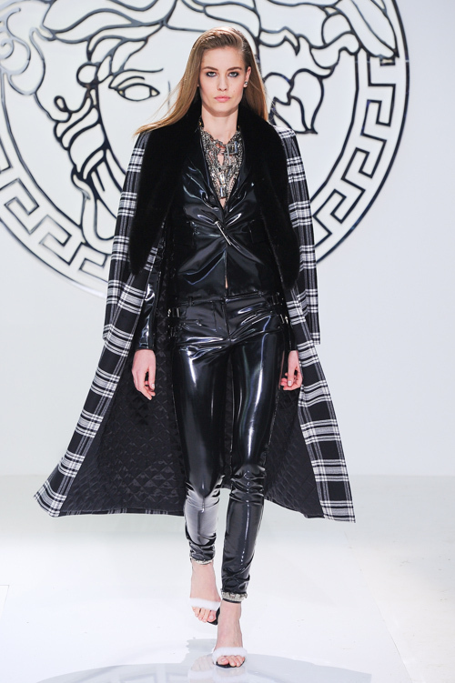 ヴェルサーチェ(VERSACE) 2013-14年秋冬ウィメンズコレクション シルエット - 写真3