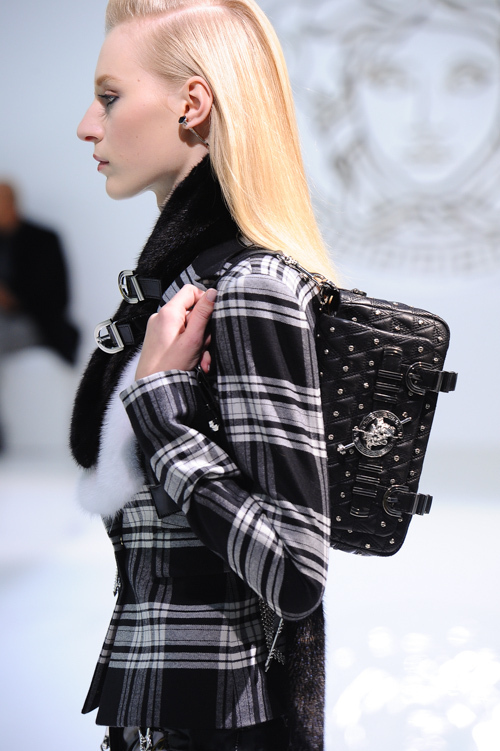 ヴェルサーチェ(VERSACE) 2013-14年秋冬ウィメンズコレクション  - 写真13