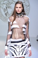 ヴェルサーチ 2013-14年秋冬コレクション - 挑発的な官能美｜写真51