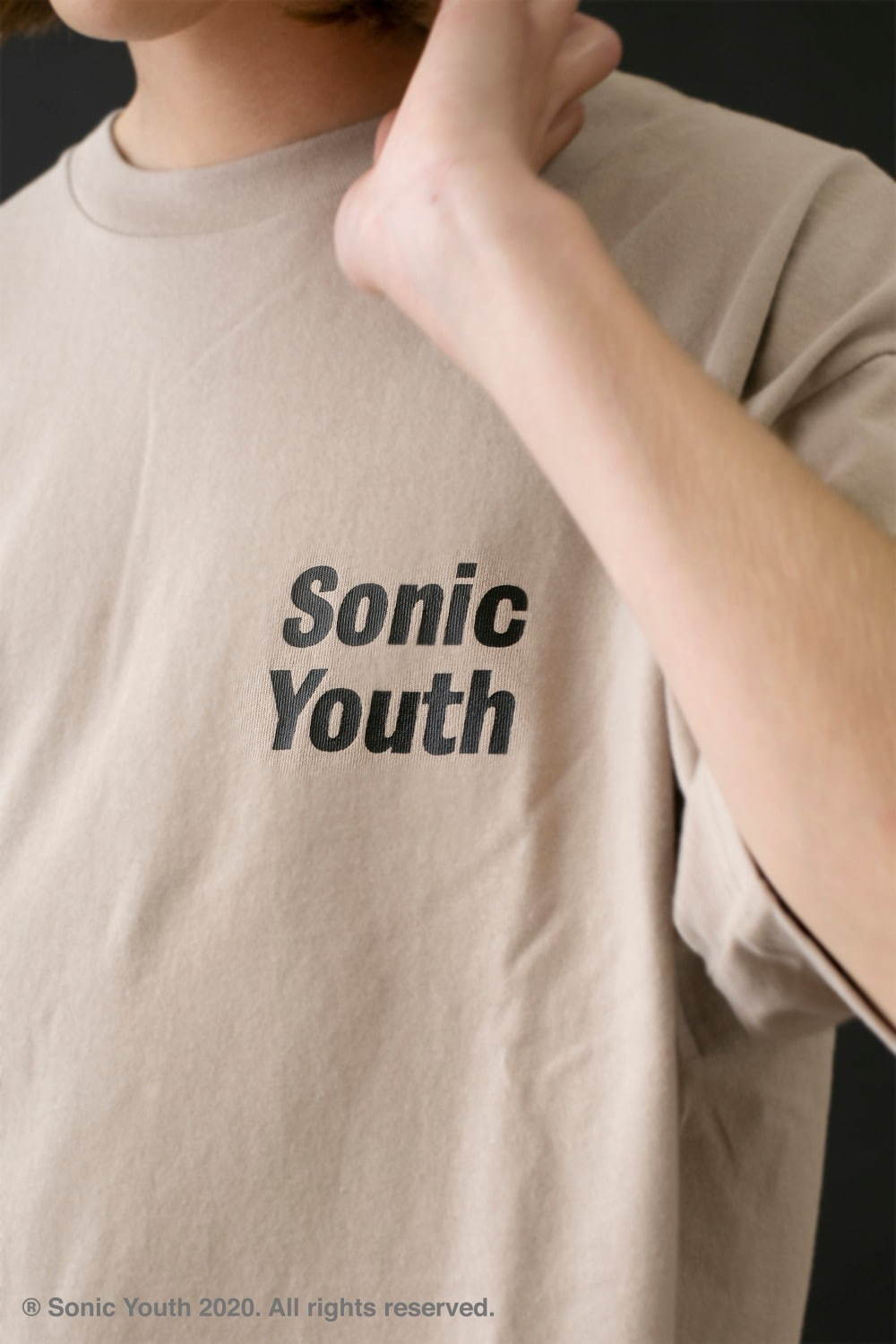 ソニック・ユース×モンキータイムのTシャツ、バンドの代表的なアートワークを連続で配置｜写真9