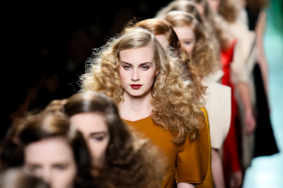 2013-14年秋冬ミラノコレクション｜ボッテガ・ヴェネタ 2013-14年秋冬コレクション - 素材のポテンシャルを引き出し、現代アートへ昇華