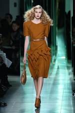 ボッテガ・ヴェネタ 2013-14年秋冬コレクション - 素材のポテンシャルを引き出し、現代アートへ昇華｜写真21