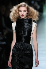 ボッテガ・ヴェネタ 2013-14年秋冬コレクション - 素材のポテンシャルを引き出し、現代アートへ昇華｜写真55