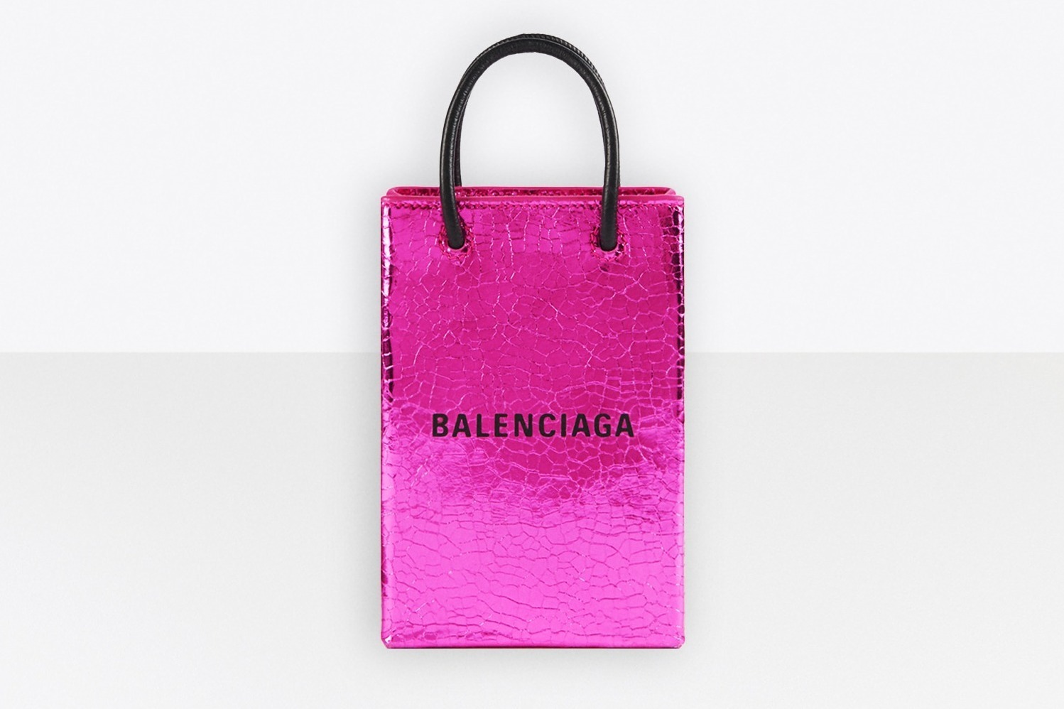 バレンシアガ ハードウェア トート」新作、工業用バッグ着想のロゴ入り 