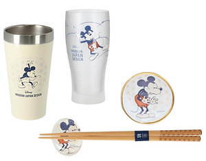 ディズニーキャラクターの 粋 な和雑貨 藍色ミッキーマウスうちわ ふしぎの国のアリス文具 ファッションプレス ディズニーキャラクターの 粋 な和雑貨 藍色ミッキーマウスうちわ ふしぎの国のアリス文具 ファッションプレス