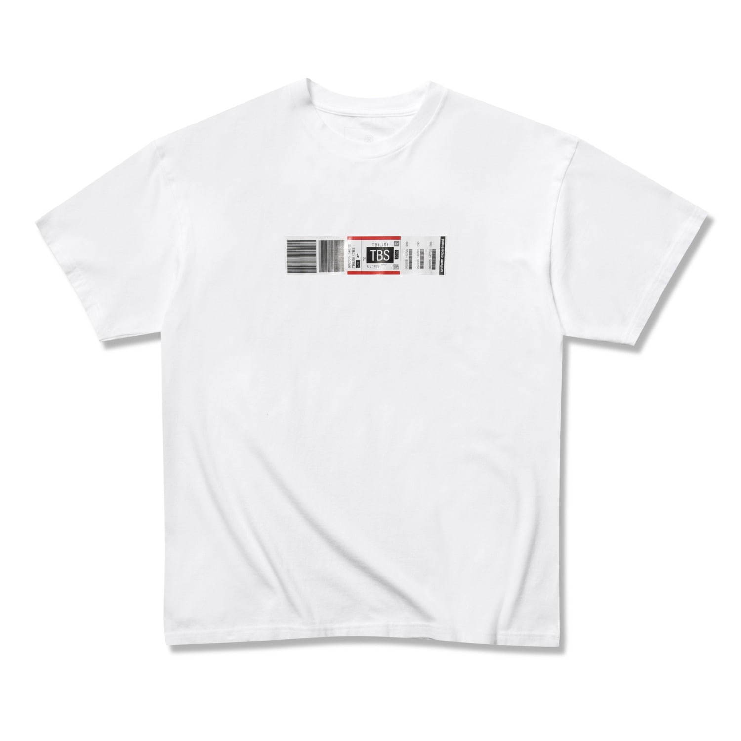 フラグメント デザインによるユニフォーム エクスペリメント“空港”Tシャツ、羽田のエアラインタグ｜写真6