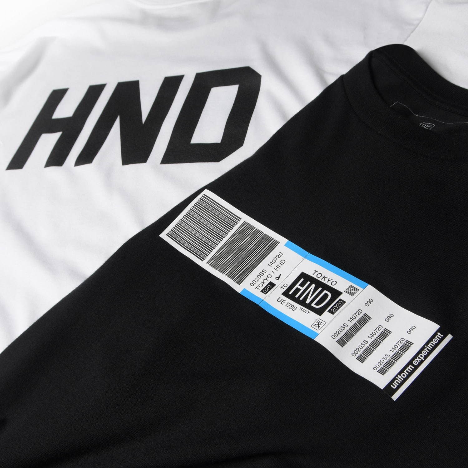 フラグメント デザインによるユニフォーム エクスペリメント“空港”Tシャツ、羽田のエアラインタグ｜写真18