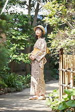 メゾン ド フルールなど人気14ブランドの新作浴衣、リボン柄やくすみカラーぶどうモチーフの夏和服｜写真13