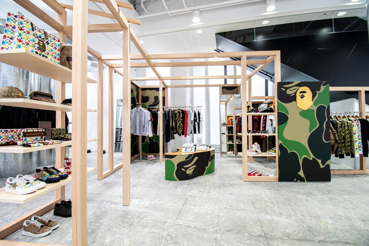 ベイプ　コムデギャルソン  パーカー　bape 大阪限定　激レア