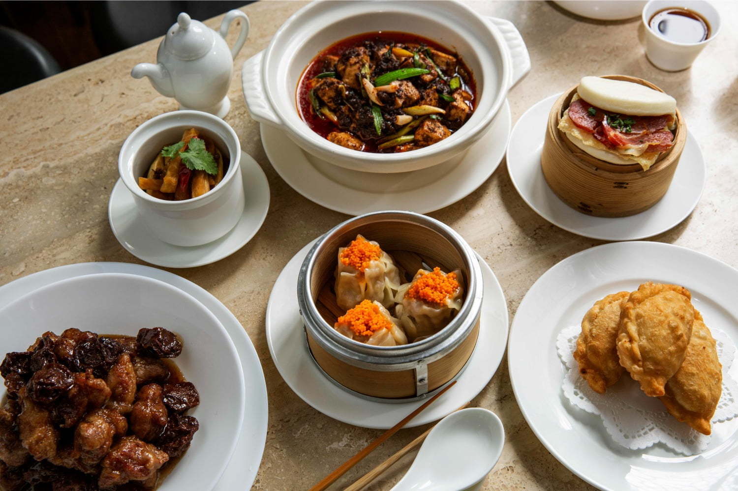 ニュウマン横浜「ミズ カサブランカ」