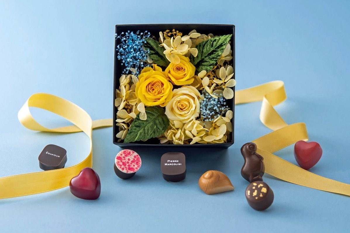 ピエール マルコリーニの父の日ギフト、チョコレートとバラの花をセットに - 20周年限定ボックスも