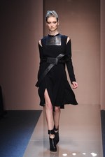 ジャンフランコ フェレ 2013-14年秋冬コレクション - 強さと優しさが奏でる現代的なグラムール｜写真4