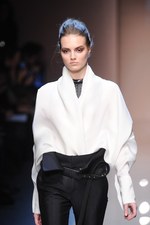 ジャンフランコ フェレ 2013-14年秋冬コレクション - 強さと優しさが奏でる現代的なグラムール｜写真7