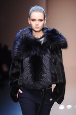 ジャンフランコ フェレ 2013-14年秋冬コレクション - 強さと優しさが奏でる現代的なグラムール｜写真27