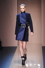 ジャンフランコ フェレ 2013-14年秋冬コレクション - 強さと優しさが奏でる現代的なグラムール｜写真34