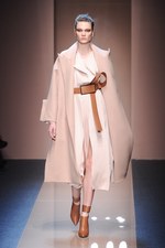 ジャンフランコ フェレ 2013-14年秋冬コレクション - 強さと優しさが奏でる現代的なグラムール｜写真39