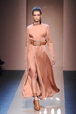 ジャンフランコ フェレ 2013-14年秋冬コレクション - 強さと優しさが奏でる現代的なグラムール｜写真42