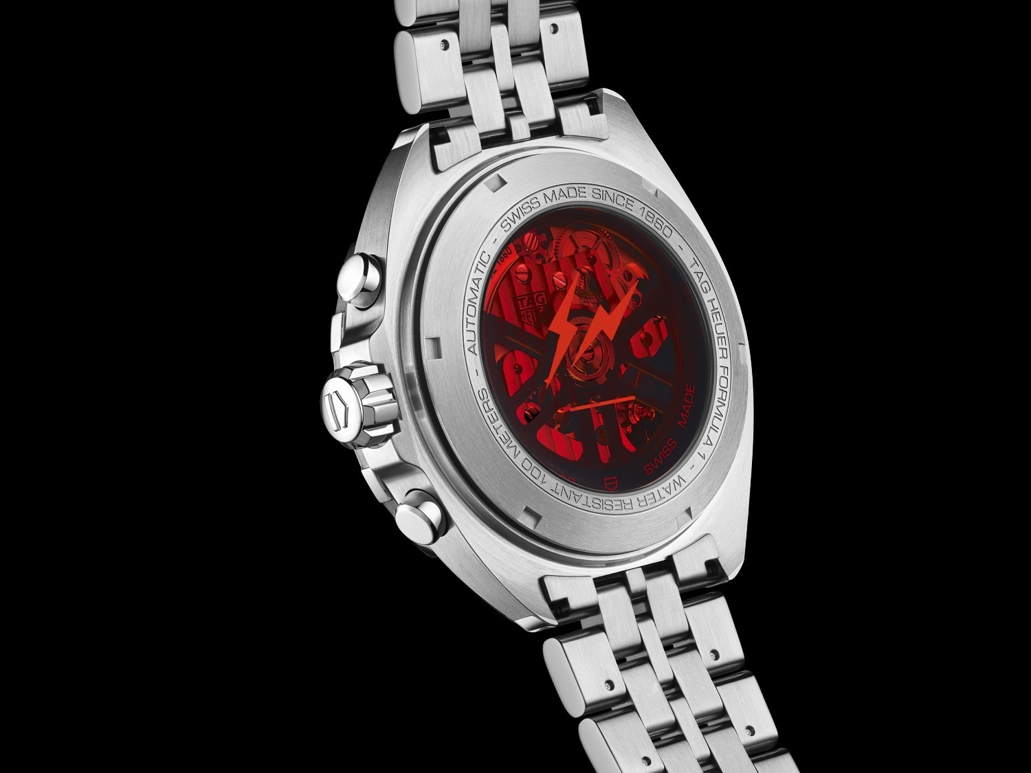 タグ・ホイヤー×藤原ヒロシのフラグメントのコラボ腕時計第2弾、赤をアクセントにした黒ダイヤル｜写真9